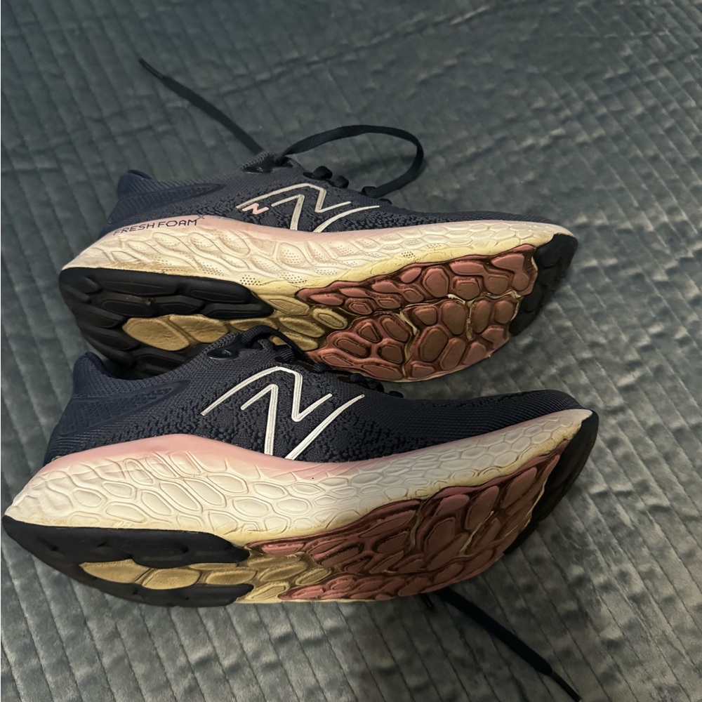 Shoes - Picture 4 of 6